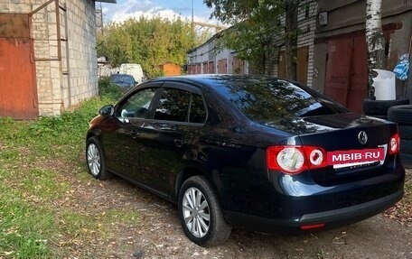 Volkswagen Jetta VI, 2009 год, 750 000 рублей, 3 фотография