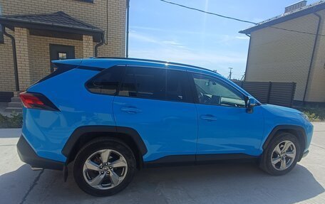 Toyota RAV4, 2019 год, 3 098 000 рублей, 3 фотография