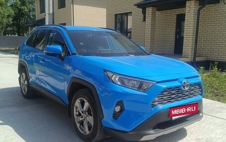 Toyota RAV4, 2019 год, 3 098 000 рублей, 2 фотография
