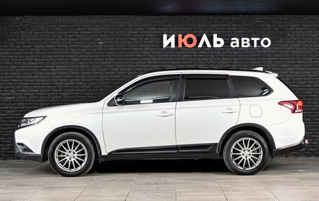Mitsubishi Outlander III рестайлинг 3, 2020 год, 2 400 000 рублей, 9 фотография