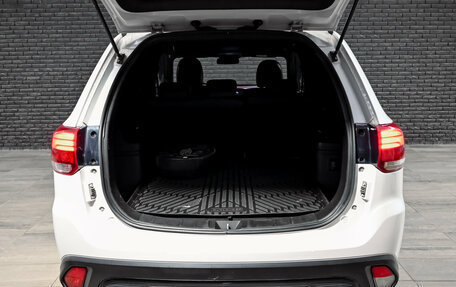 Mitsubishi Outlander III рестайлинг 3, 2020 год, 2 400 000 рублей, 7 фотография