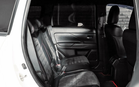 Mitsubishi Outlander III рестайлинг 3, 2020 год, 2 400 000 рублей, 19 фотография