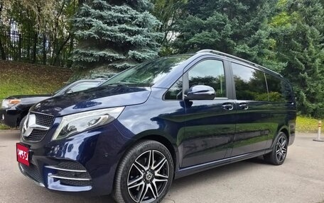 Mercedes-Benz V-Класс, 2021 год, 9 699 999 рублей, 1 фотография
