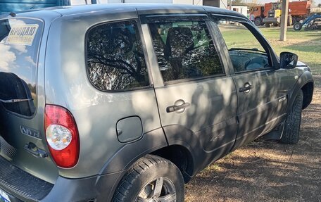 Chevrolet Niva I рестайлинг, 2018 год, 700 000 рублей, 2 фотография