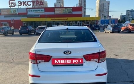 KIA Rio III рестайлинг, 2016 год, 1 050 000 рублей, 5 фотография