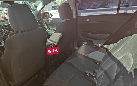KIA Sportage IV рестайлинг, 2020 год, 2 099 000 рублей, 15 фотография