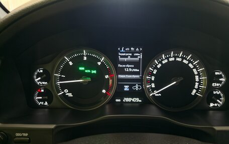 Toyota Land Cruiser 200, 2017 год, 5 500 000 рублей, 8 фотография