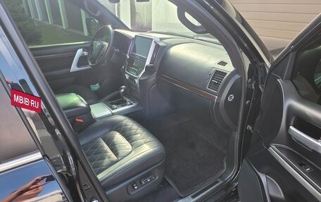 Toyota Land Cruiser 200, 2017 год, 5 500 000 рублей, 6 фотография