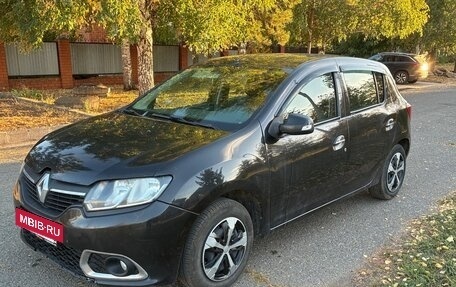 Renault Sandero II рестайлинг, 2015 год, 550 000 рублей, 2 фотография