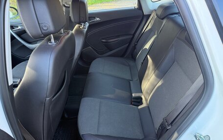 Opel Astra J, 2013 год, 690 000 рублей, 11 фотография