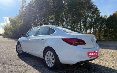 Opel Astra J, 2013 год, 690 000 рублей, 5 фотография