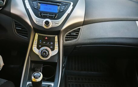 Hyundai Elantra V, 2012 год, 1 000 000 рублей, 16 фотография