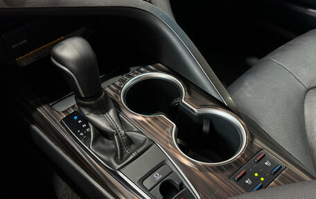 Toyota Camry, 2020 год, 2 850 000 рублей, 18 фотография