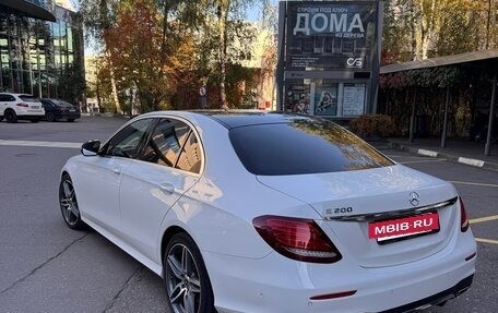 Mercedes-Benz E-Класс, 2017 год, 3 450 000 рублей, 4 фотография