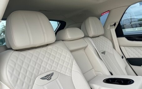 Bentley Bentayga I, 2023 год, 23 200 000 рублей, 13 фотография