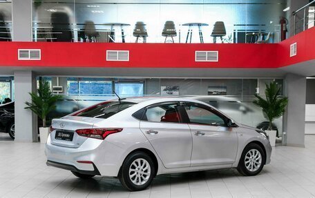 Hyundai Solaris II рестайлинг, 2017 год, 1 250 000 рублей, 2 фотография