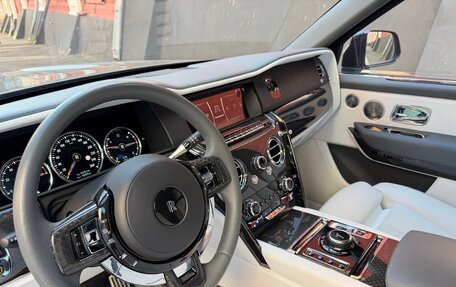 Rolls-Royce Cullinan, 2020 год, 27 900 000 рублей, 13 фотография