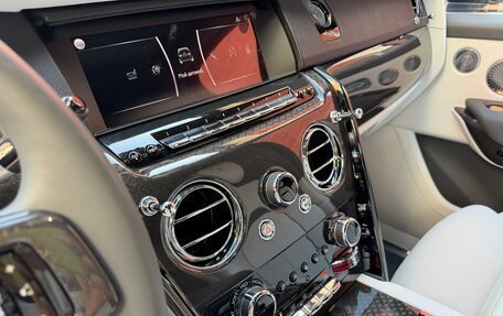 Rolls-Royce Cullinan, 2020 год, 27 900 000 рублей, 15 фотография