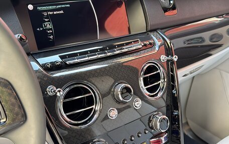 Rolls-Royce Cullinan, 2020 год, 27 900 000 рублей, 17 фотография