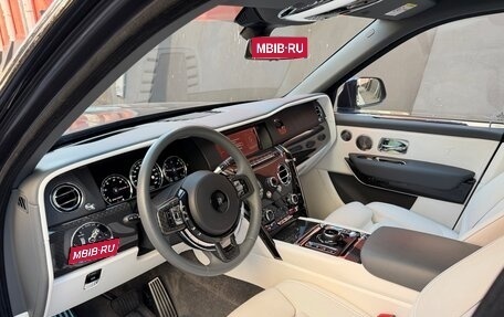 Rolls-Royce Cullinan, 2020 год, 27 900 000 рублей, 11 фотография