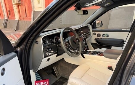 Rolls-Royce Cullinan, 2020 год, 27 900 000 рублей, 14 фотография
