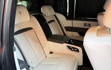 Rolls-Royce Cullinan, 2020 год, 27 900 000 рублей, 26 фотография