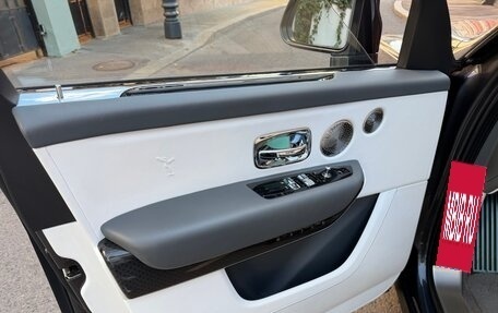 Rolls-Royce Cullinan, 2020 год, 27 900 000 рублей, 24 фотография