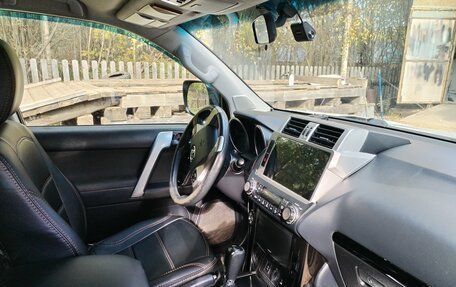 Toyota Land Cruiser Prado 150 рестайлинг 2, 2014 год, 3 350 000 рублей, 5 фотография