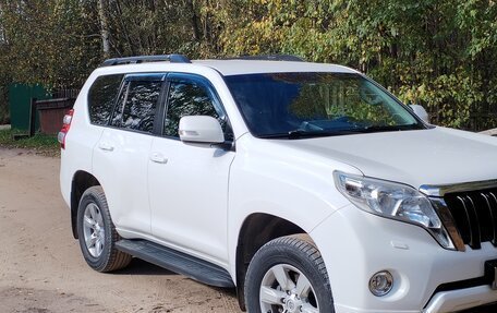 Toyota Land Cruiser Prado 150 рестайлинг 2, 2014 год, 3 350 000 рублей, 2 фотография