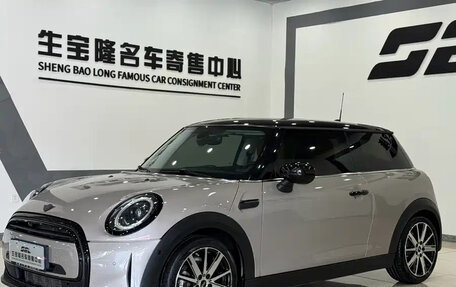 MINI Hatch, 2022 год, 1 980 000 рублей, 4 фотография