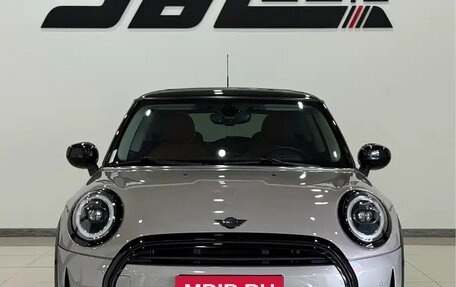 MINI Hatch, 2022 год, 1 980 000 рублей, 2 фотография