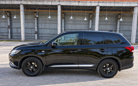 Mitsubishi Outlander III рестайлинг 3, 2019 год, 2 250 000 рублей, 4 фотография
