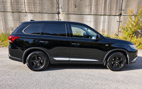 Mitsubishi Outlander III рестайлинг 3, 2019 год, 2 250 000 рублей, 6 фотография