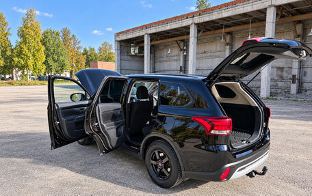 Mitsubishi Outlander III рестайлинг 3, 2019 год, 2 250 000 рублей, 11 фотография