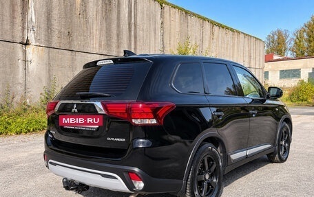 Mitsubishi Outlander III рестайлинг 3, 2019 год, 2 250 000 рублей, 7 фотография