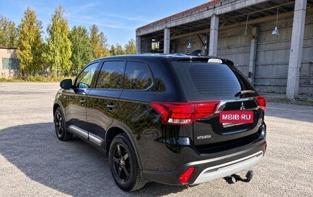 Mitsubishi Outlander III рестайлинг 3, 2019 год, 2 250 000 рублей, 5 фотография