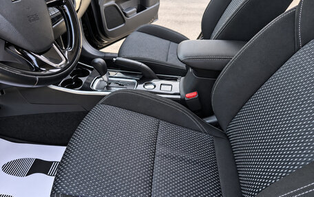 Mitsubishi Outlander III рестайлинг 3, 2019 год, 2 250 000 рублей, 16 фотография
