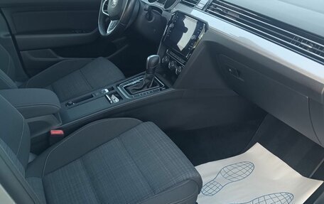 Volkswagen Passat B8 рестайлинг, 2019 год, 1 890 000 рублей, 6 фотография