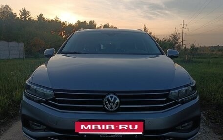 Volkswagen Passat B8 рестайлинг, 2019 год, 1 890 000 рублей, 4 фотография