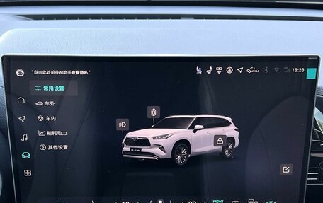 Toyota Highlander, 2026 год, 6 990 000 рублей, 19 фотография