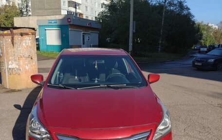Hyundai Solaris II рестайлинг, 2015 год, 825 000 рублей, 3 фотография
