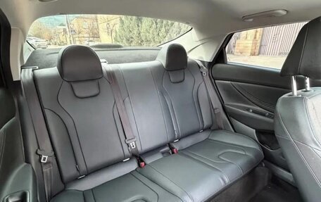 Hyundai Elantra, 2024 год, 1 730 000 рублей, 5 фотография