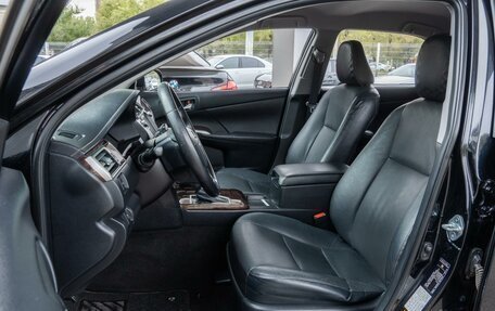 Toyota Camry, 2017 год, 1 990 000 рублей, 10 фотография