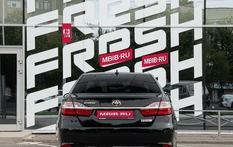 Toyota Camry, 2017 год, 1 990 000 рублей, 4 фотография
