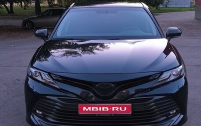 Toyota Camry, 2019 год, 2 300 000 рублей, 1 фотография