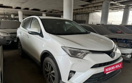 Toyota RAV4, 2018 год, 2 171 400 рублей, 2 фотография