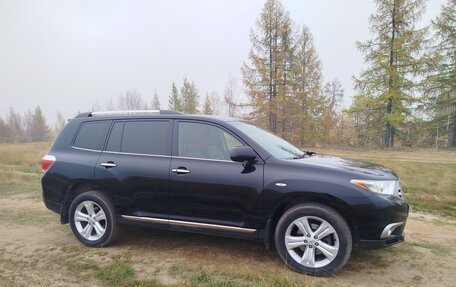 Toyota Highlander III, 2013 год, 2 450 000 рублей, 4 фотография