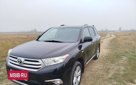 Toyota Highlander III, 2013 год, 2 450 000 рублей, 2 фотография