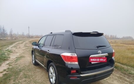 Toyota Highlander III, 2013 год, 2 450 000 рублей, 7 фотография