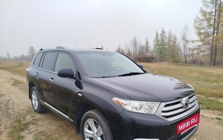 Toyota Highlander III, 2013 год, 2 450 000 рублей, 3 фотография